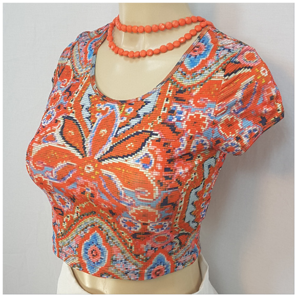 WILD & ALIVE Body Hugging Crop Top, size Small - Picture 5 of 8